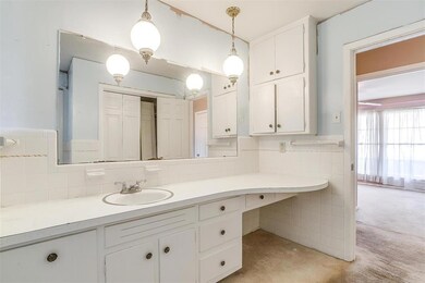 813 W Cheryl Ave, Hurst, TX 76053 - photo 6