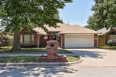 924 Goshawk Dr, Norman, OK 73072 - photo 3