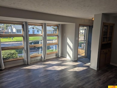 2160 N I St, Fremont, NE 68025 - photo 4