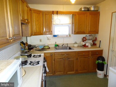 4005 Vernon Rd, Drexel Hill, PA 19026 - photo 3