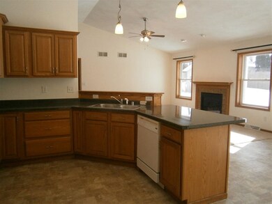 217 Genesis Dr, Evansville, WI 53536 - photo 7