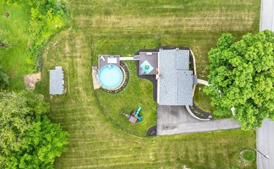 GREAT LOT with tons of space for pets and play!