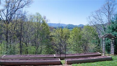 202 Hamlet Dr, Burnsville, NC 28714 - photo 4