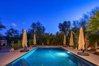 Twilight-Pool