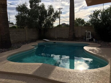 Granada pool
