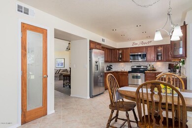 Eat-In Kitchen