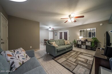 926 Acorn - 7 Living