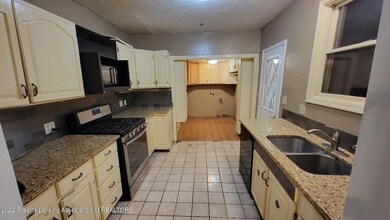 Kitchen, Washer Dryer Hook up at back