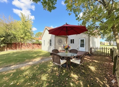 Virtually staged with furniture