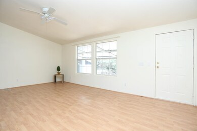 006_Living Room