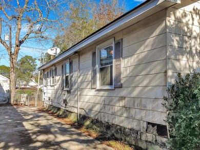 814 E 37th St, Savannah, GA 31401 - photo 4