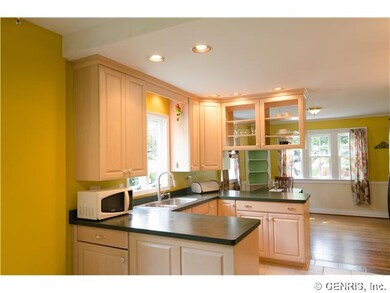 Kitchen The updated Kitchen features 42