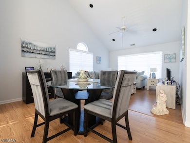 11 Oak Point Dr unit D11, Hamburg, NJ 07419 - photo 5