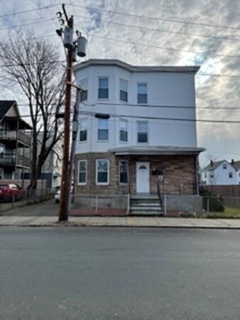 8 Woodman St, Lynn, MA 01905 - photo 3