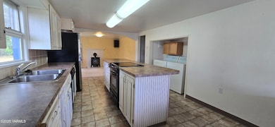 9810 U S 12, Naches, WA 98937 - photo 2