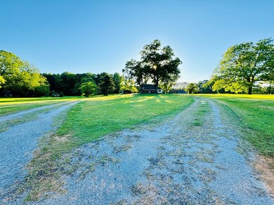 CIRCULAR DRIVEWAY