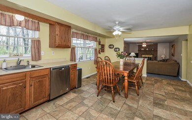 250 Heatherfield Dr, Souderton, PA 18964 - photo 5