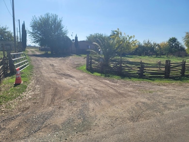 View of as you you enter property.