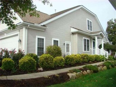 61 Champlain Cir, Plymouth, MA 02360 - photo 2