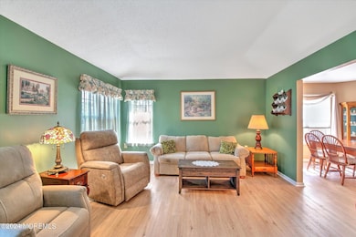 07-LIVING ROOM