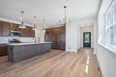 506 Hickory Hollow Dr 08 Dining and Kitc
