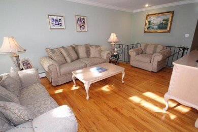 709 Carlton Blvd, Staten Island, NY 10312 - photo 6