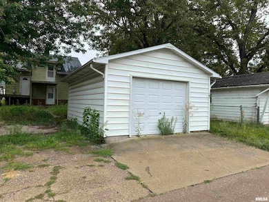 3136 9 1 2 St, Rock Island, IL 61201 - photo 2