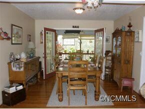 DR Opens to Screened Porch