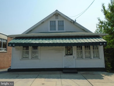 232 S 3rd St, Chambersburg, PA 17201 - photo 4