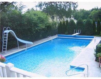 Swimming Pool/Hot Tub/Sauna.