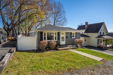 12 Stratfield St, Worcester, MA 01604 - photo 3