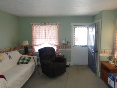 9 Franklin St, Nanticoke, PA 18634 - photo 2