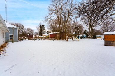 Main_St_N_623_Bellevue-35