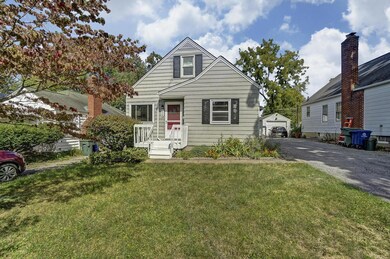 Adorable Clintonville Cape