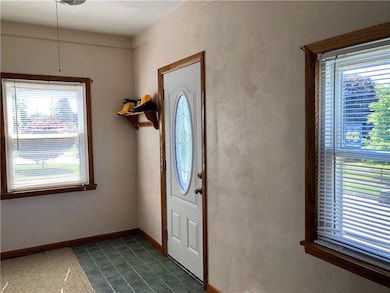 FRONT ENTRY OFFICE OR DEN