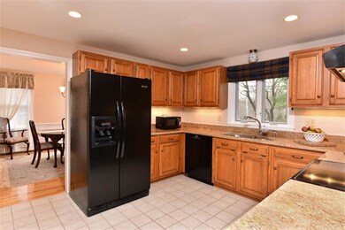 8 Wade Way, Hanover, MA 02339 - photo 5