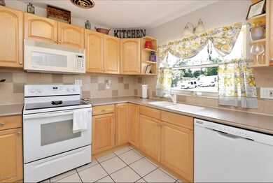 8451 Jacinto St, Jacksonville, FL 32211 - photo 6