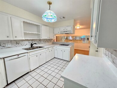 7854 Battleoak Dr, Houston, TX 77040 - photo 3