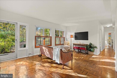 1560 Mount Eagle Place unit 963, Alexandria, VA 22302 - photo 2