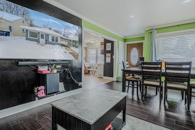 unlisted-address, Waukegan, IL 60085 - photo 5