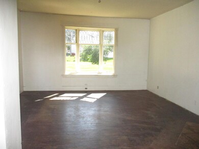 106 Pleasant St, Mechanic Falls, ME 04256 - photo 6