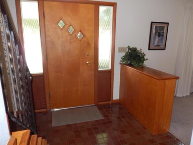 5258 Butternut Ct W, Columbus, OH 43229 - photo 4