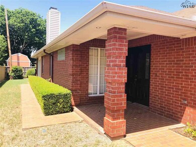 1530 Cynthia Ln, Wichita Falls, TX 76302 - photo 3