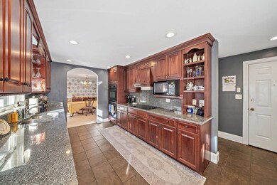 22 Old Mansion Ln, Whitman, MA 02382 - photo 6