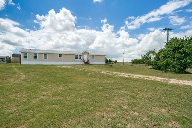 104 Layfield Ln, Rhome, TX 76078 - photo 2