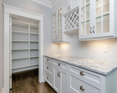 Kitchen & Pantry