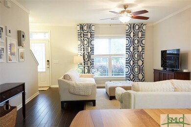 LIVING ROOM: Ceiling light and fan(zwave switch), 
