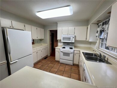 2823 Millbrook Rd, Fayetteville, NC 28303 - photo 5