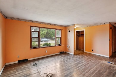 710 Field St, Altamont, IL 62411 - photo 4