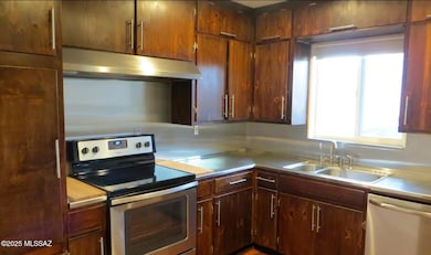 1418 E Spring Street Kitchen